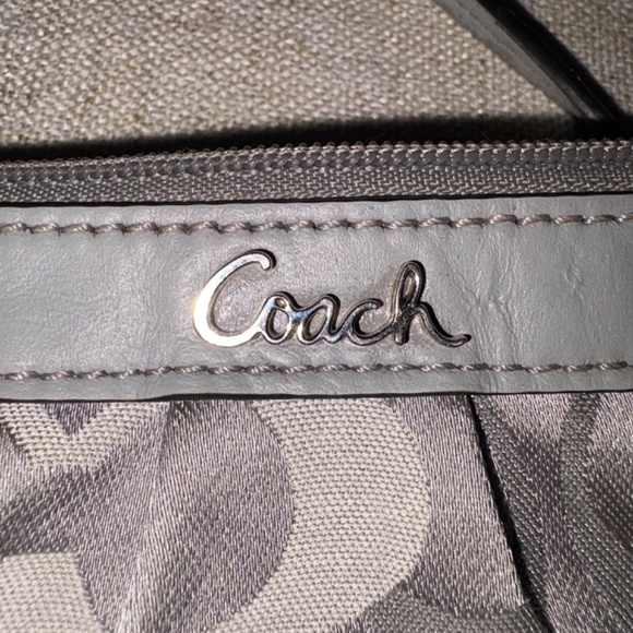 Coach | Small Silver Wristlet in Signature Canvas Print and Leather Trim - Picture 2 of 6